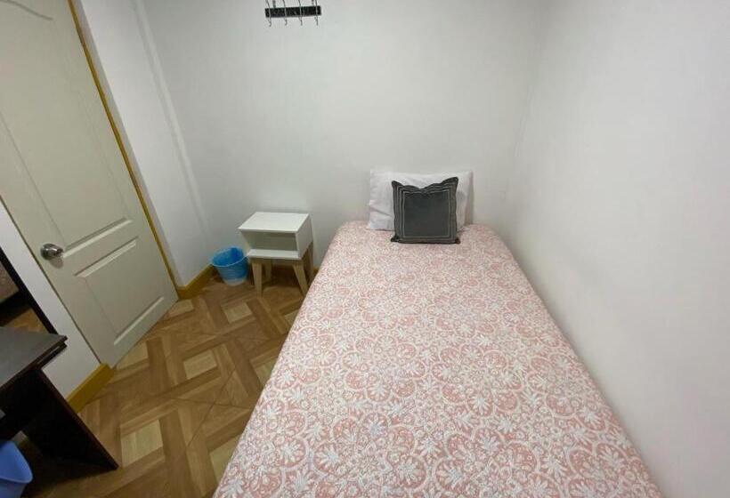 标准单人间共用浴室, Hostal Familiar S&g