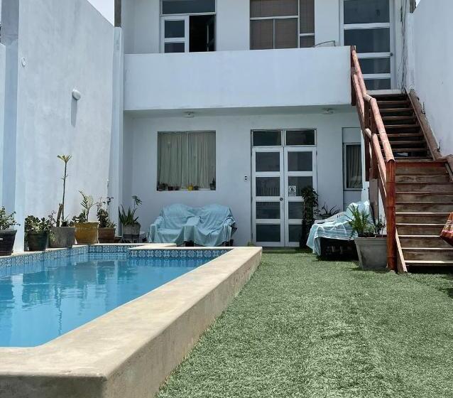 اتاق استاندارد چهار تخته, Olas Inn