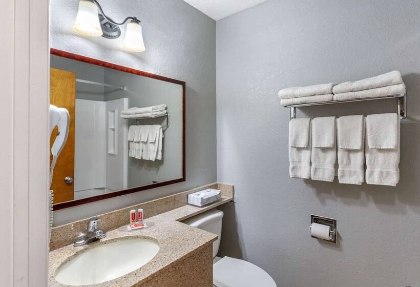 Люкс, Econo Lodge Inn & Suites Old Saybrook  Westbrook