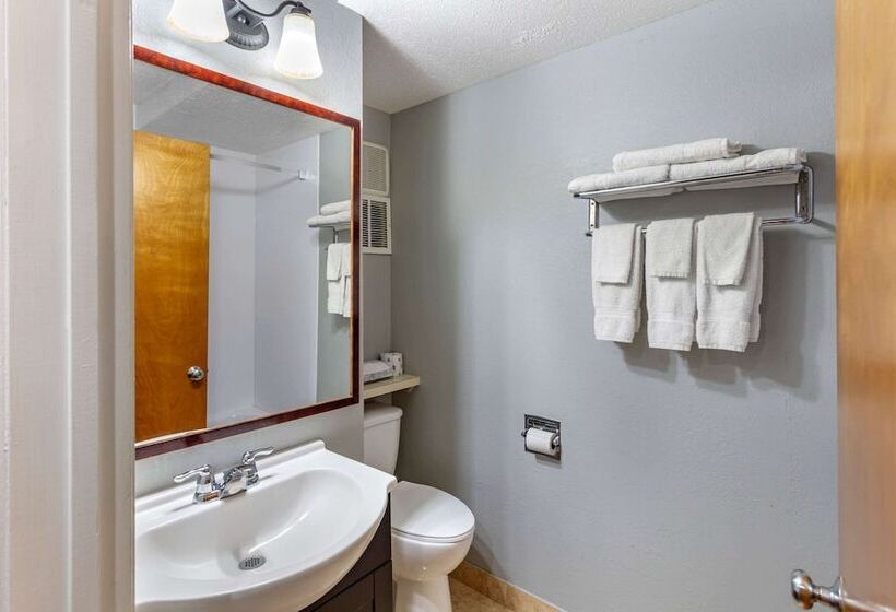 Люкс, Econo Lodge Inn & Suites Old Saybrook  Westbrook