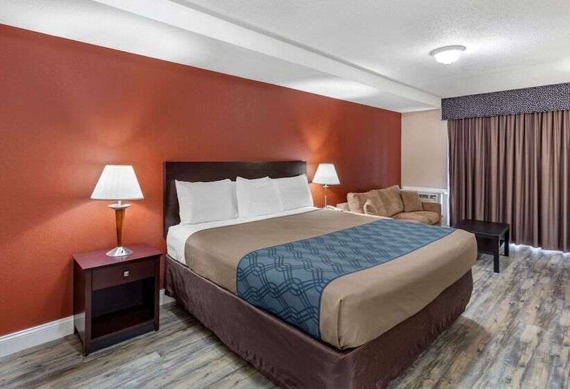 Люкс, Econo Lodge Inn & Suites Old Saybrook  Westbrook