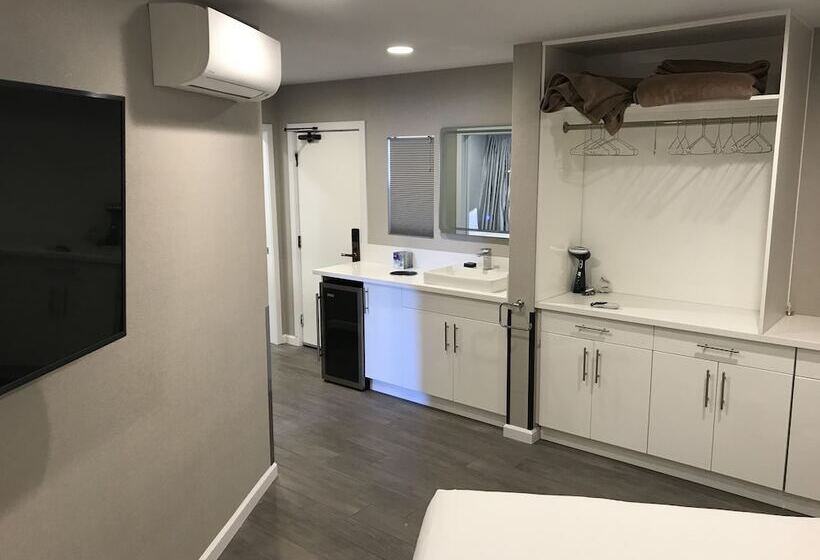 스위트 킹사이즈 침대, Sands Of La Jolla