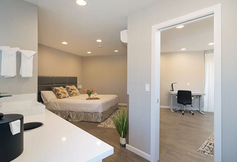 스위트 킹사이즈 침대, Sands Of La Jolla