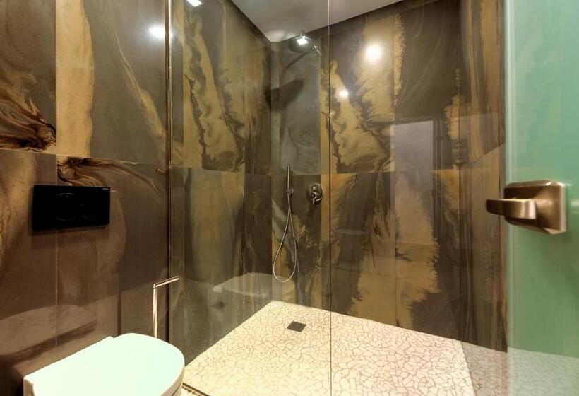 اتاق اجرایی با چشم‌انداز دریا, Deluxe Hotel Santorini