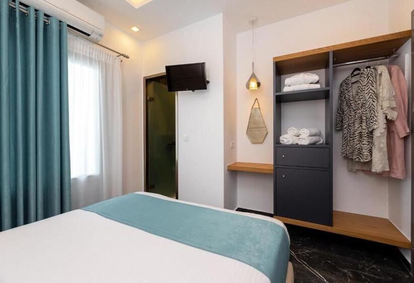 اتاق اجرایی با چشم‌انداز دریا, Deluxe Hotel Santorini