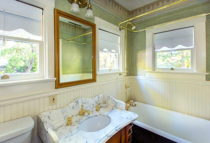 Номер Стандарт, Simpson House Inn