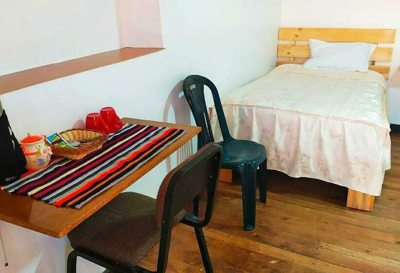 اتاق استاندارد یک نفره, Anais Y Nicolas Hostel