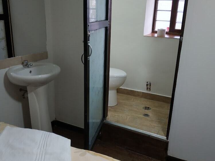 اتاق استاندارد, Anais Y Nicolas Hostel