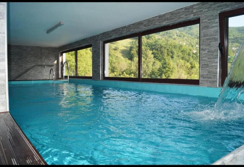 آپارتمان 1 خوابه با بالکن, Lola S House