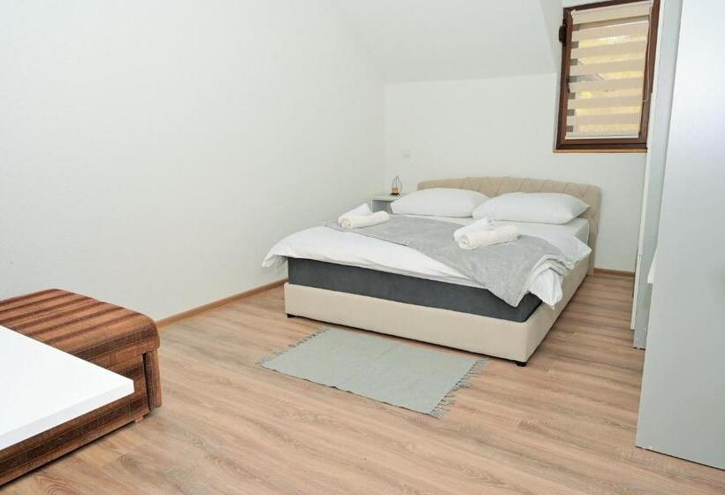 آپارتمان 1 خوابه با بالکن, Lola S House