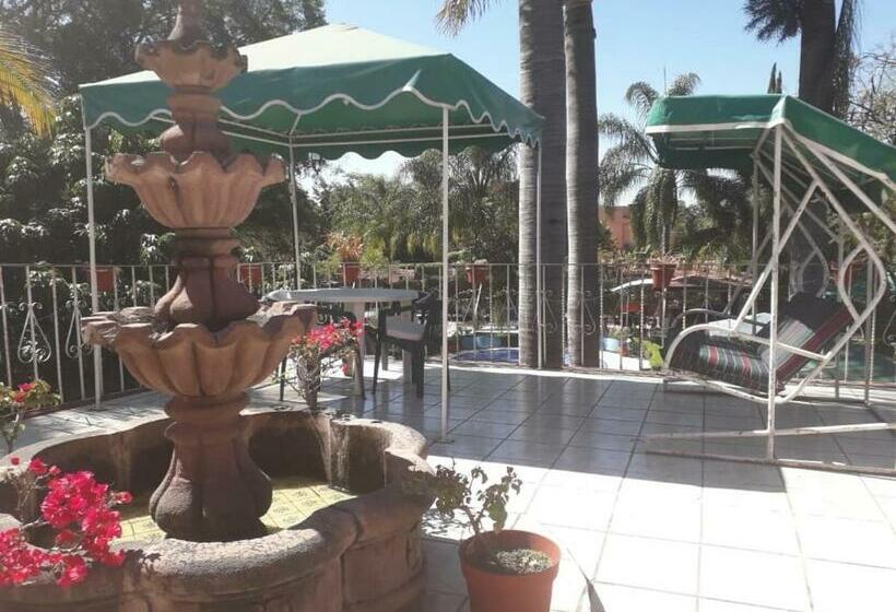 デラックスバンガロー, Villa Paraiso