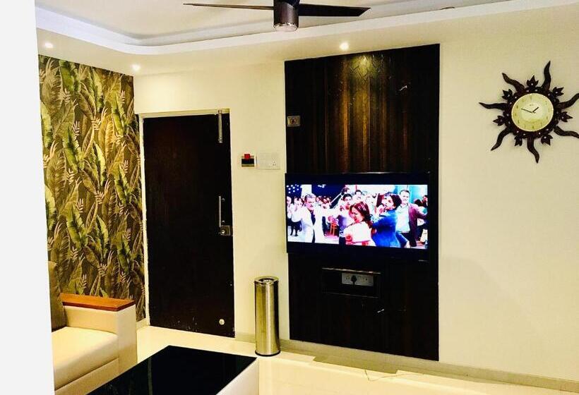 سوییت خانوادگی, Kesinovo Suites