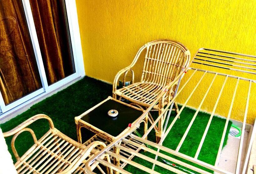 سوییت جونیور با بالکن, Kesinovo Suites