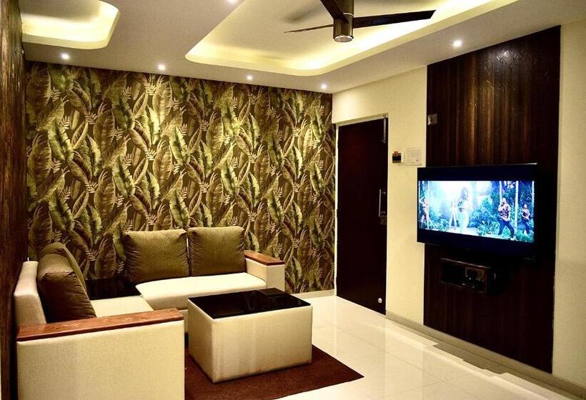 سوییت جونیور با بالکن, Kesinovo Suites