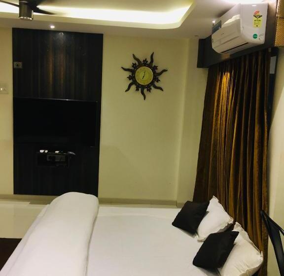سوییت جونیور با بالکن, Kesinovo Suites