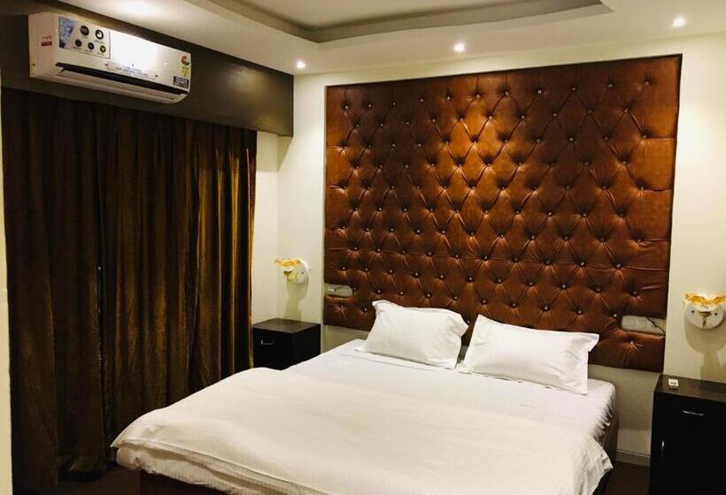 سوییت جونیور با بالکن, Kesinovo Suites