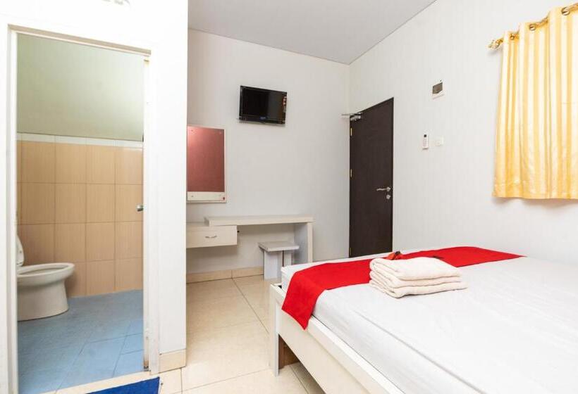 Номер Стандарт, Reddoorz Plus @ Jalan Pumorow Manado