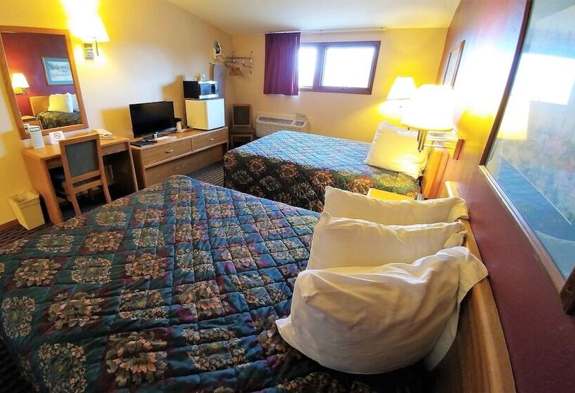 Номер Стандарт 2 Двуспальные Кровати, Red Carpet Inn  Windom