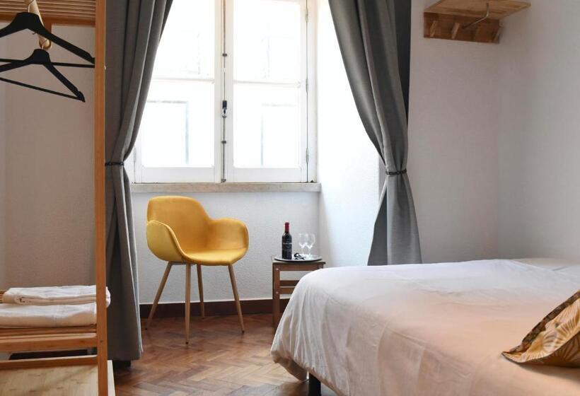 اتاق استاندارد با سرویس بهداشتی مشترک, Draft Hostel & Rooms