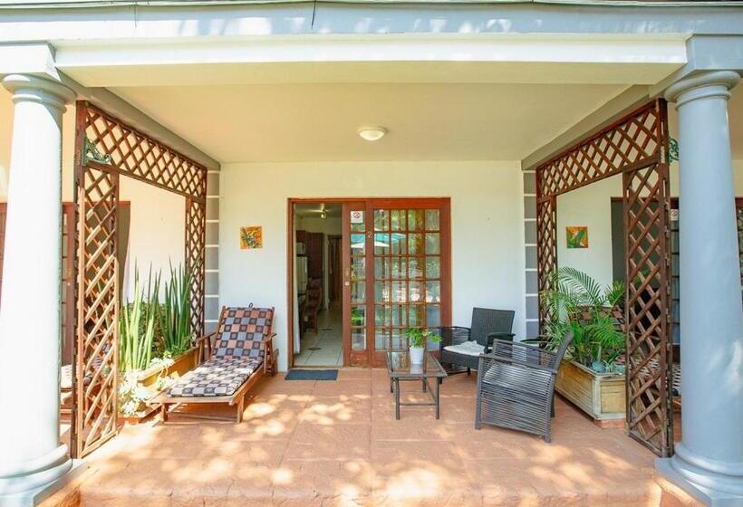 Номер Deluxe, Golden Candle Guest House