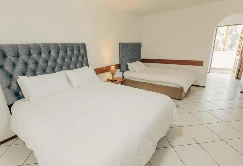 Номер Deluxe с Балконом, Golden Candle Guest House