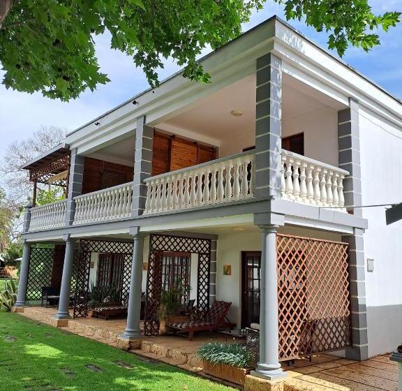 Номер Deluxe с Балконом, Golden Candle Guest House