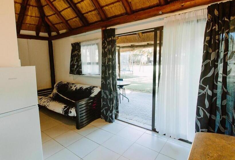 Бунгало Стандарт Вид на Сад, Golden Candle Guest House