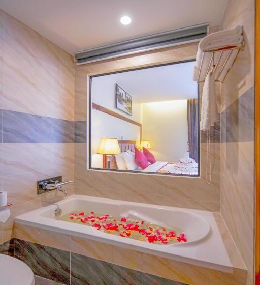 استودیو اجرایی, Poulo Wai Hotel & Apartment