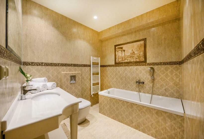 수피리어 트리플 룸, Emerald Suites