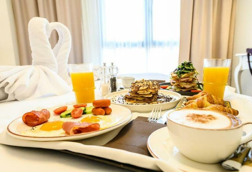 سوییت دوبلکس, Emerald Suites