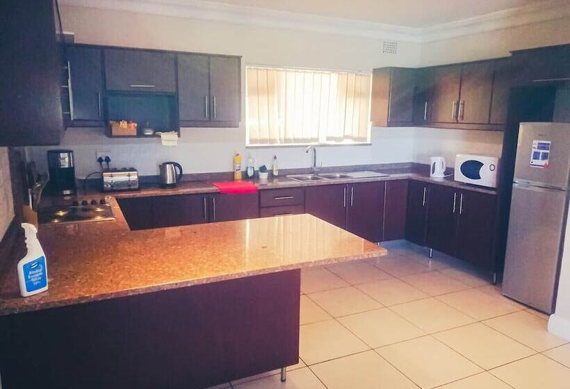 Люкс Кровать Квин, Beachview Guest House