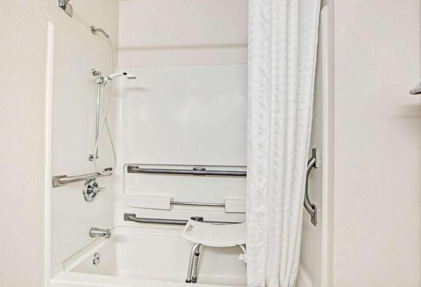 Quarto Estandar para Deficientes Físicos, Super 8 By Wyndham Baltimore/essex Area