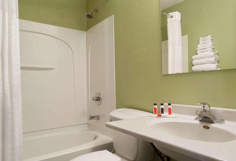 استودیوی استاندارد, Super 8 By Wyndham Ithaca