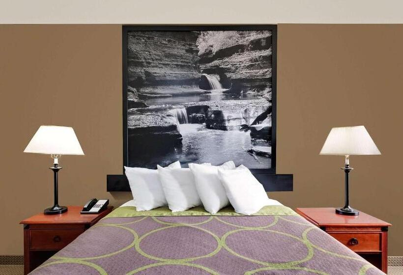 استودیوی استاندارد, Super 8 By Wyndham Ithaca