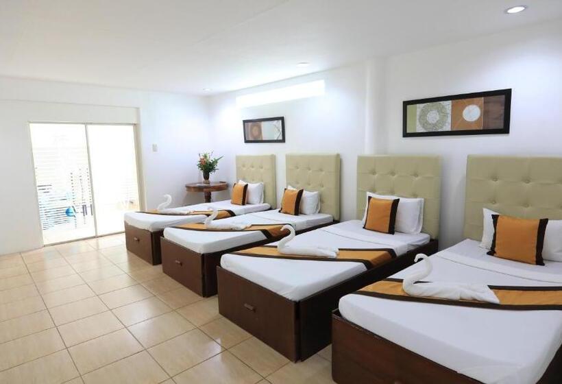 اتاق استاندارد چهار تخته, Loreland Farm Resort