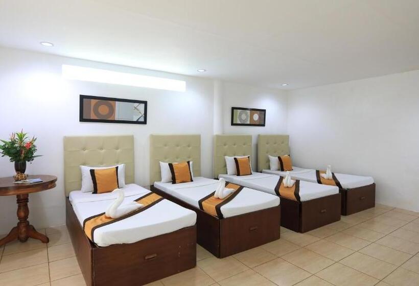 اتاق استاندارد چهار تخته, Loreland Farm Resort