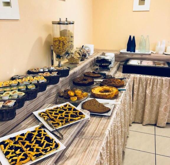 غرفة قياسية رباعية, La Plata Hotel   Con Piscina