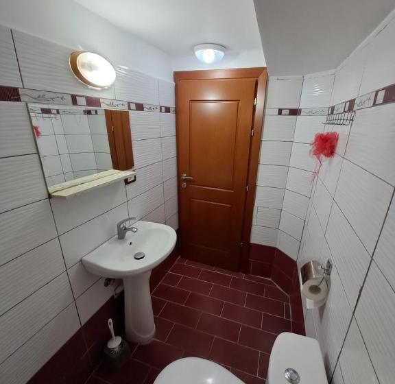 اتاق استاندارد سه نفره, Guest House Argjiro Castle