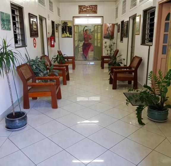 اتاق استاندارد سه تخته با سرویس بهداشتی مشترک, Chez Papa Daya