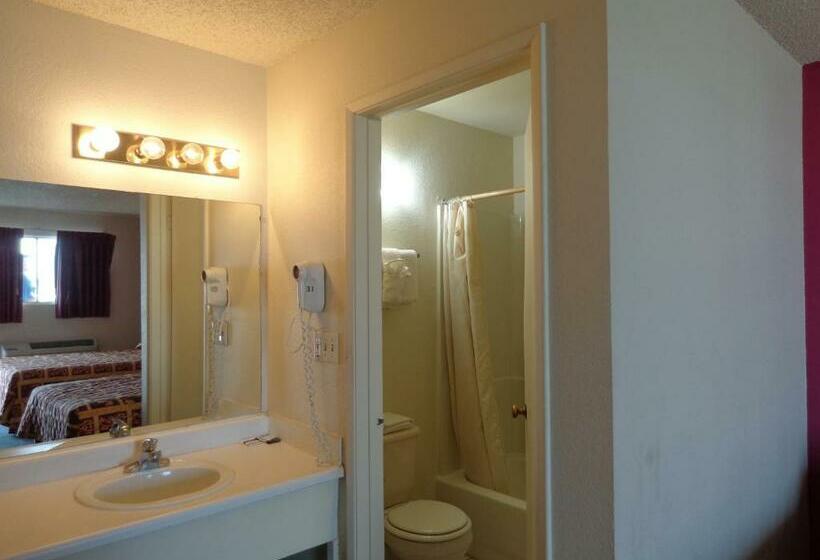 장애인용 디럭스룸, Knights Inn Phoenix At N Black Canyon Hwy