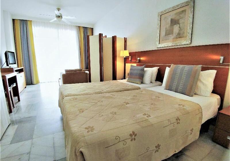 Люкс, Island Grand At Tradewinds
