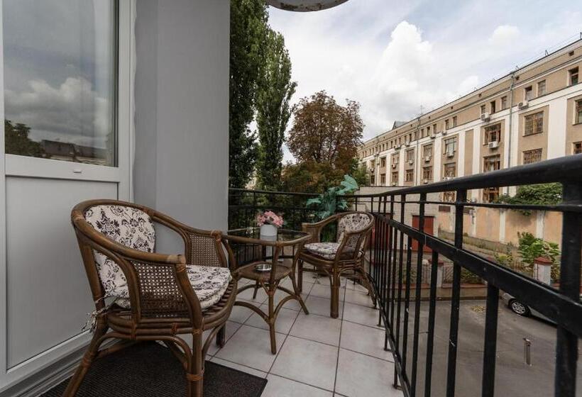اتاق استاندارد با بالکن, Mini Hotel Guest Residence