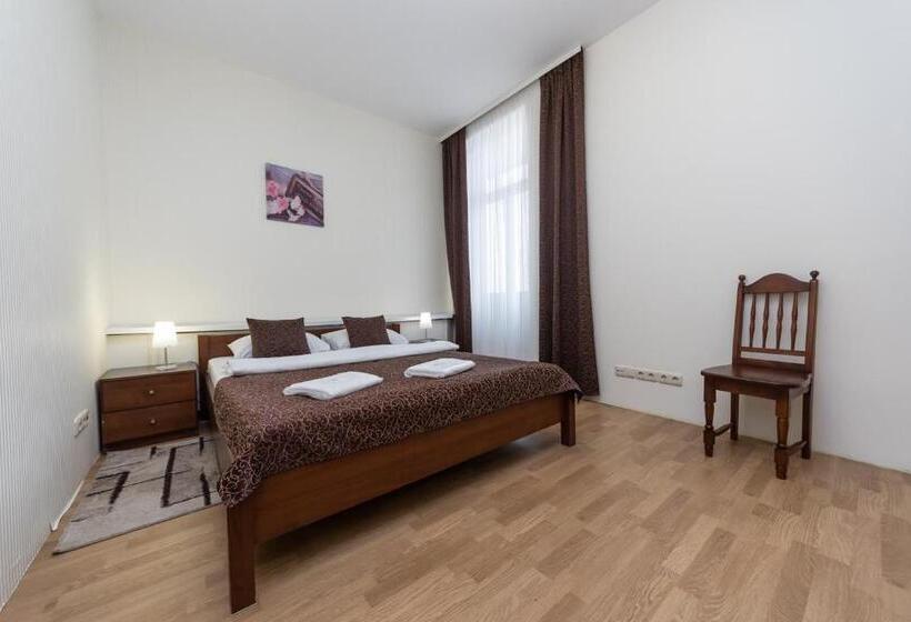 اتاق استاندارد با بالکن, Mini Hotel Guest Residence