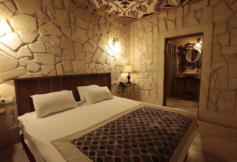 اتاق خانوادگی, Corner In Cappadocia