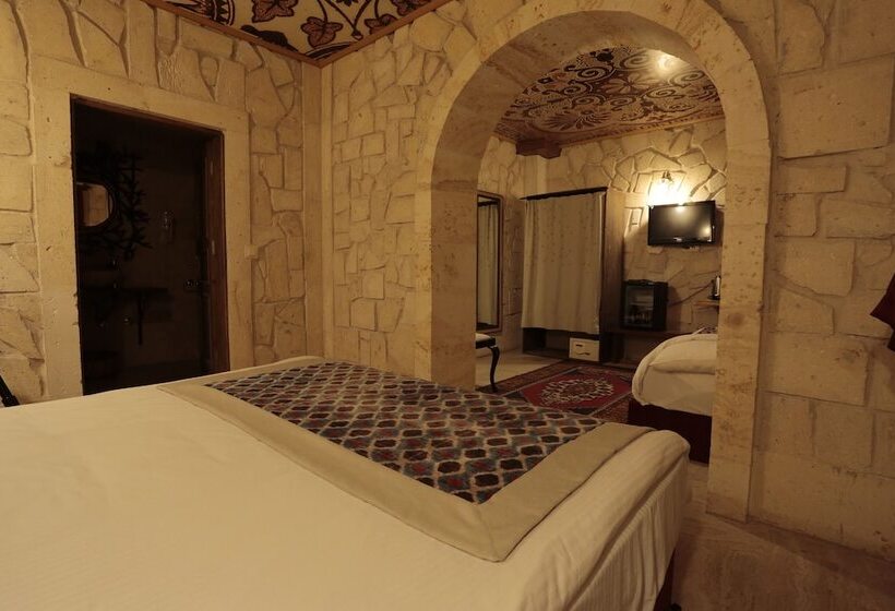 اتاق خانوادگی, Corner In Cappadocia