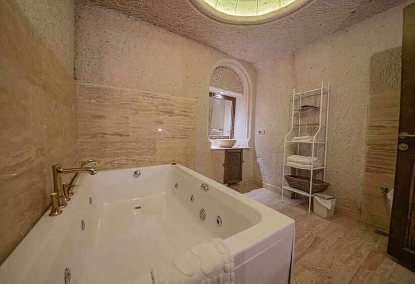 اتاق لوکس, Corner In Cappadocia