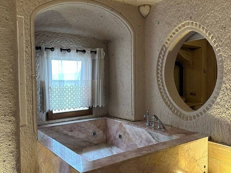 اتاق لوکس, Corner In Cappadocia