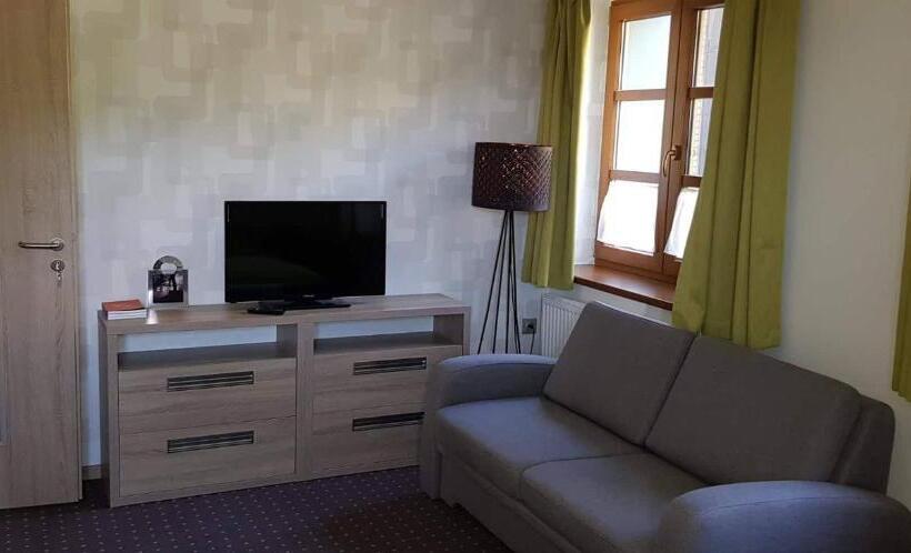 Family Suite, Restaurace A Penzion Bludoveček