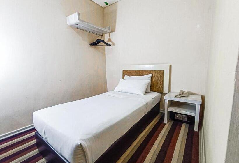 اتاق استاندارد یک نفره, First Residence Hotel By Rvh