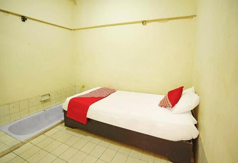 اتاق استاندارد یک نفره, Oyo 3201  Rian Palembang